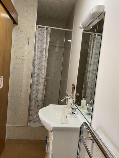 Room 2, Garden Park Guest House, Highland