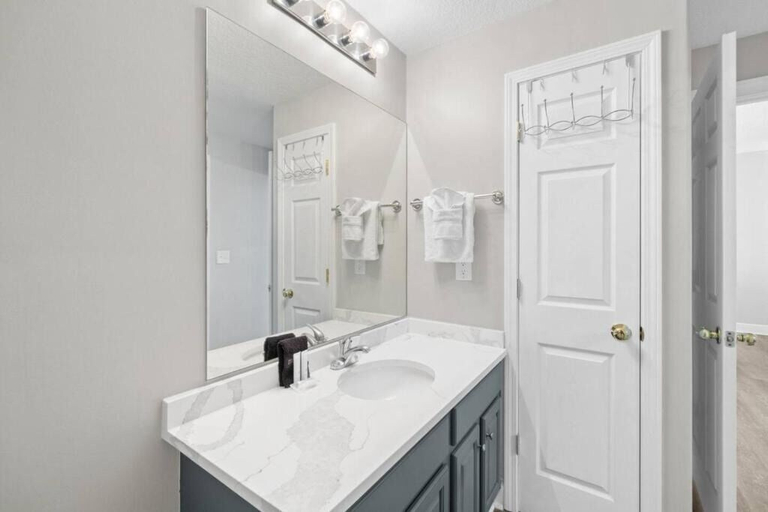 Bathroom 3, Ocean Reef, Bay