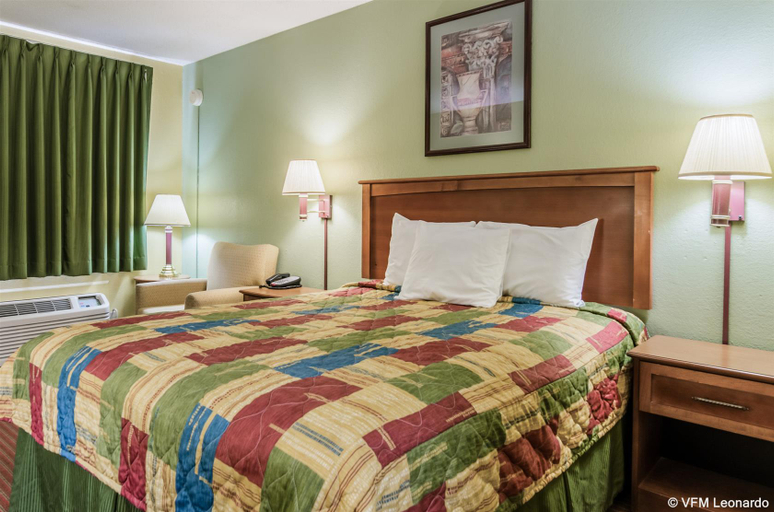 Bedroom 2, Rodeway Inn, Cloud