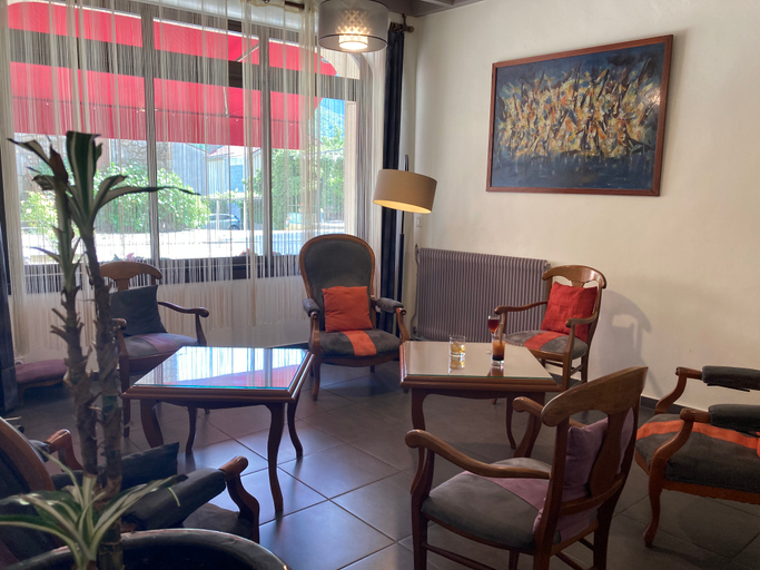 Public Area 3, Hôtel et Appartements Les Platanes, Ardèche