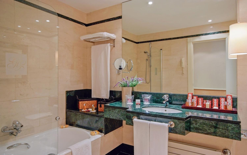 Bathroom 4, Melia Recoletos, Valladolid