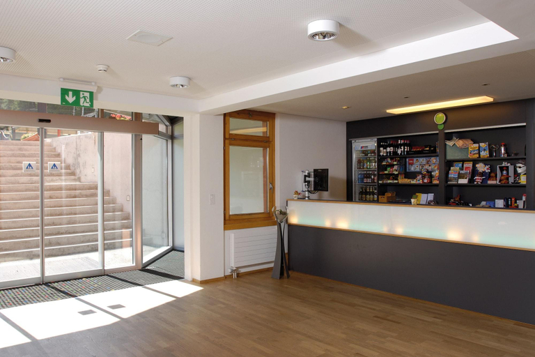 Public Area 2, Youth Hostel Pontresina, Maloja