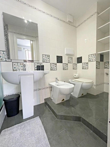 Bathroom 4, PIT STOP CIAMPINO STATION, Rome