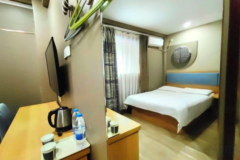 Bedroom 3, Huayi Collection Hotel (Shanghai Jiuting Subway Station Jiudu Road), Shanghai