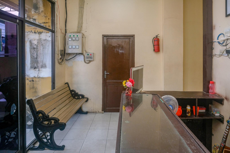 Lobby 4, Formerly RedDoorz @ Simpang Pos Medan, Medan