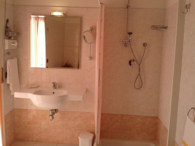 Bathroom 4, Hotel Garden Ristorante, Parma