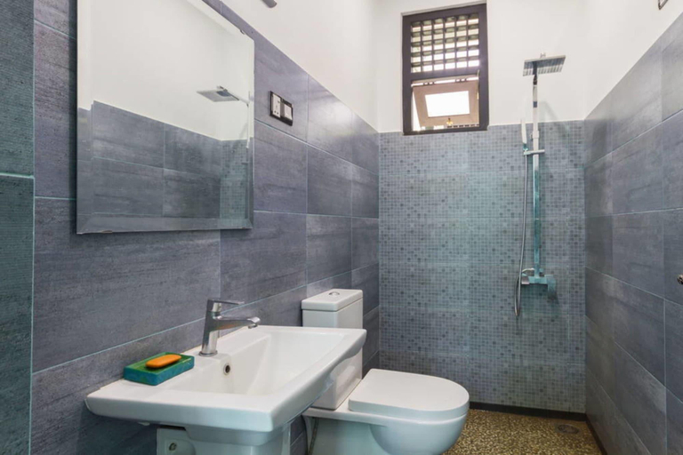 Bathroom 3, Imran Villa, Negombo