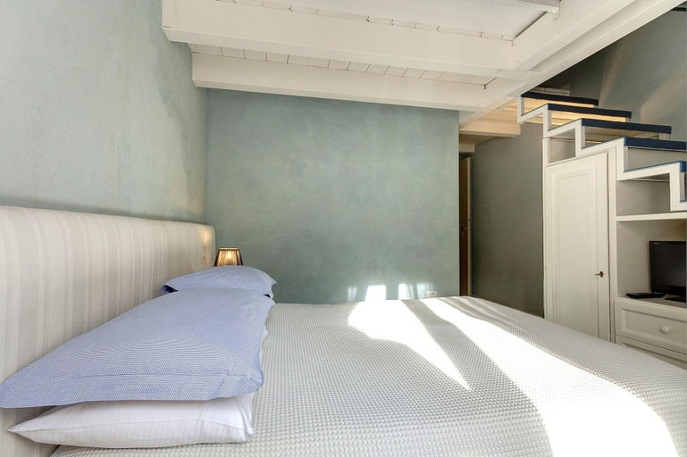 Room 2, Lm Suite Spagna, Rome