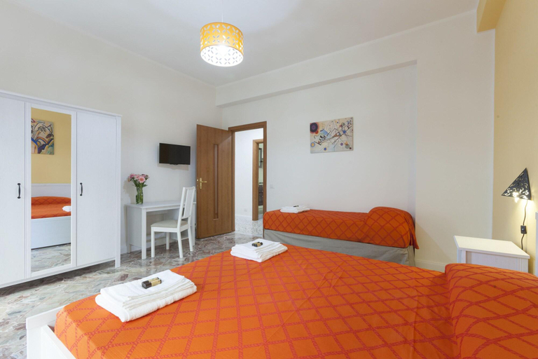 Bedroom 4, B&B La Primula, Napoli