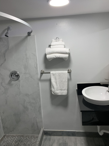 Room 4, Regal Inn, Kay