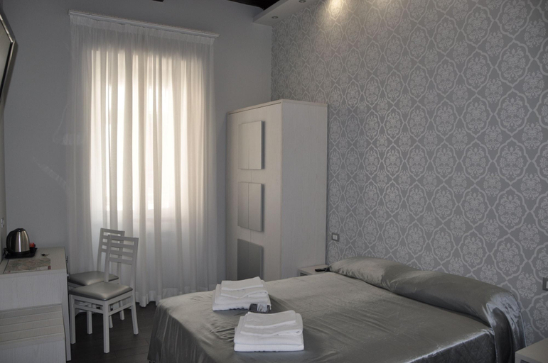 Room 2, Imperial Suite, Rome