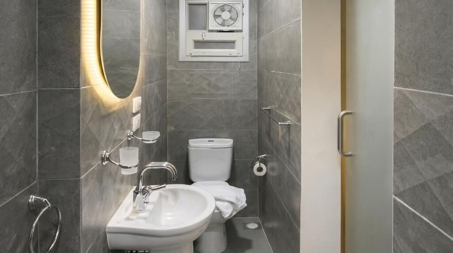 Bathroom 3, Villa Golden Sunset Pyramids Inn, Al-Ahram