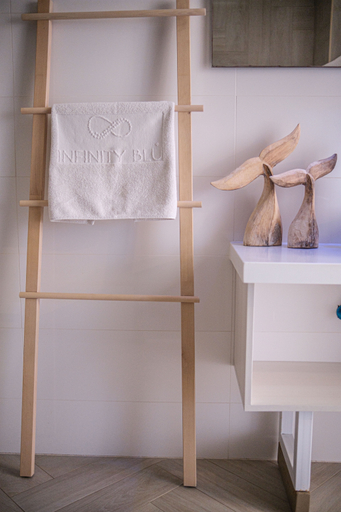 Bathroom 5, Infinity Blu - Designed for adults