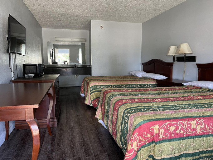 Bedroom 3, Indysouth Western Inn, Indianapolis
