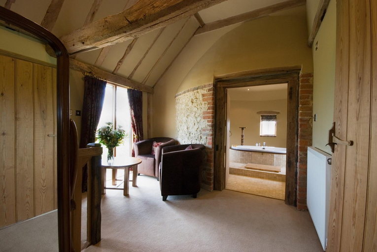 Exterior & Views 2, Frasers, Kent