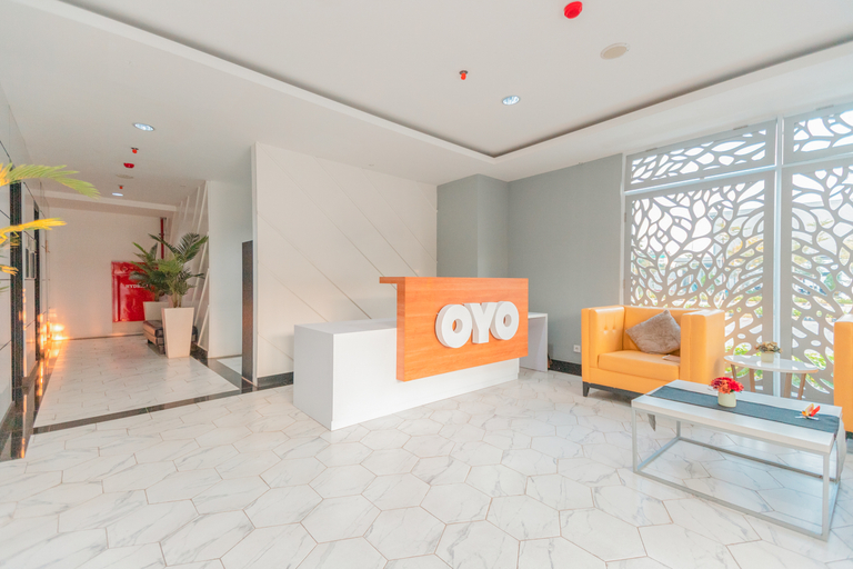 Lobby 3, OYO Flagship 750 Mont Blanc, Bekasi