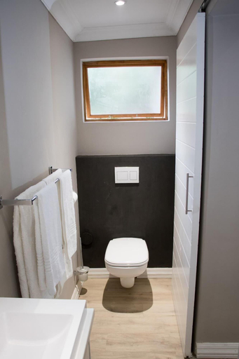 Bathroom 4, A Queenslin Guesthouse, Cape Winelands