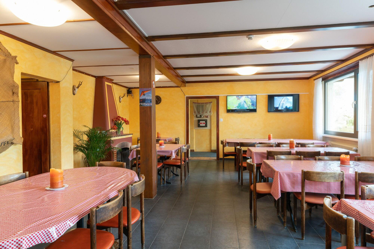 Food & Drinks 5, Lake Lodge Hostel, Interlaken