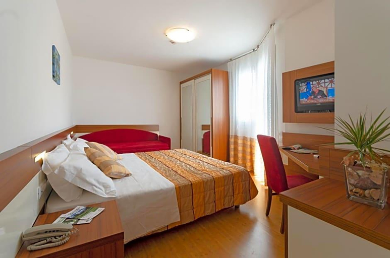 Bedroom 4, Palma de Majorca, Venezia