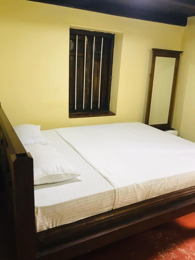 Room 2, Kallycave Eco Lodge, Hildummulla