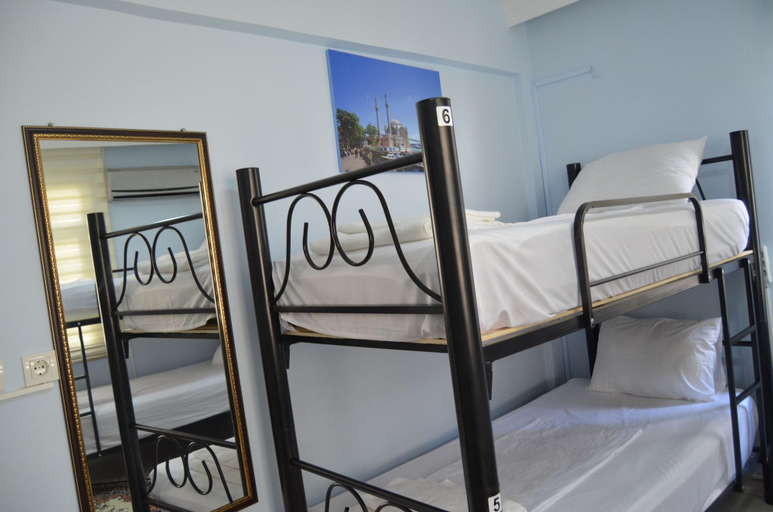 Room 5, Old Town Istanbul Hostel, Fatih