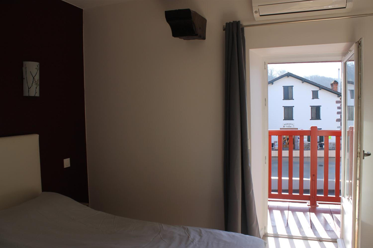 General view 4, Auberge Etchoinia, Pyrénées-Atlantiques