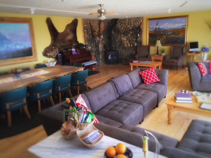 Public Area, Pioneer Ridge B&B Inn, Matanuska-Susitna