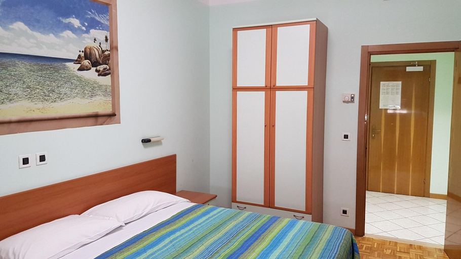 Bedroom 3, Hotel Dogana, Rimini