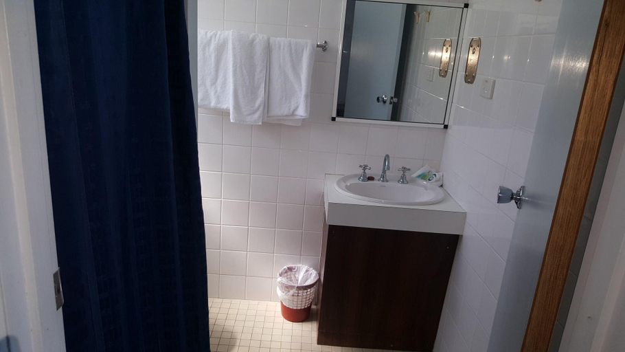 Room 3, Queens Beach Motel, Bowen