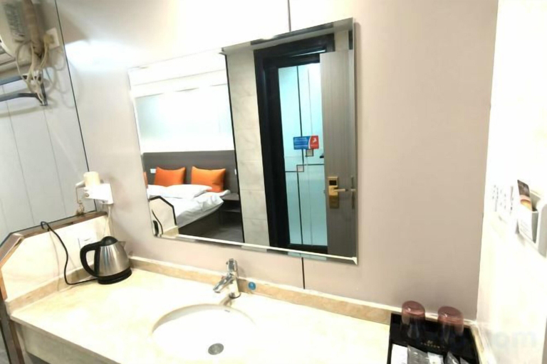 Bathroom 3, Lake Holiday Hotel, Chizhou