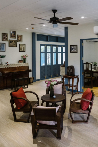 Public Area 2, Baan Vajra, Bang Rak