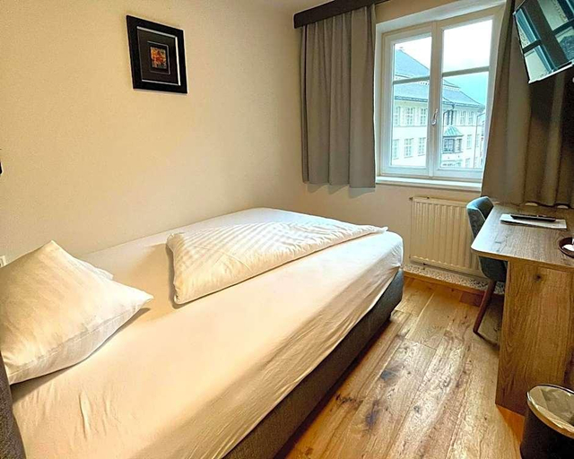 Bedroom 1, Goldener Löwe, Kufstein