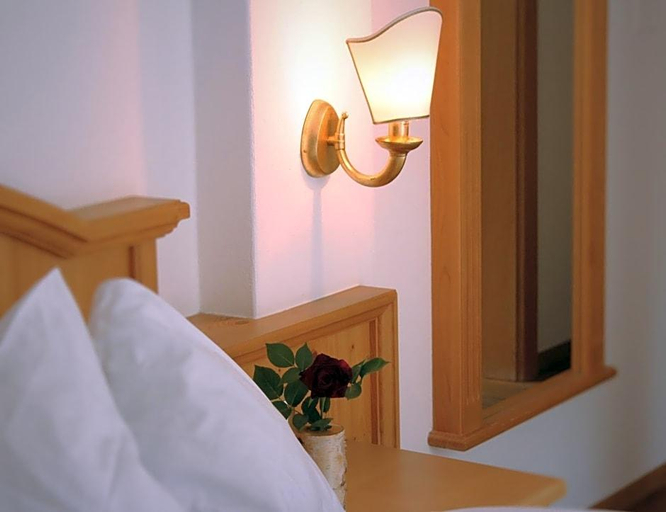 Bedroom 3, HOTEL ROTWAND ***S, Bolzano