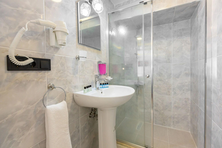 Bathroom 5, Blue Marmara Suites, Fatih