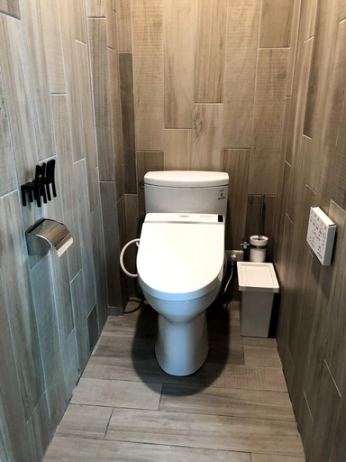 Bathroom 4, The Corner 10, Tainan
