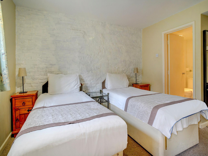 Bedroom 2, George & Dragon Inn, West Sussex