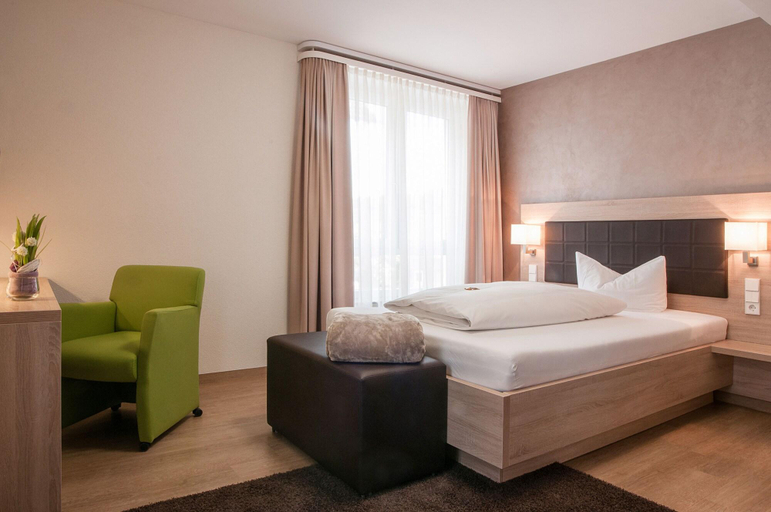 Bedroom 3, Hotel - Restaurant Hirsch, Enzkreis