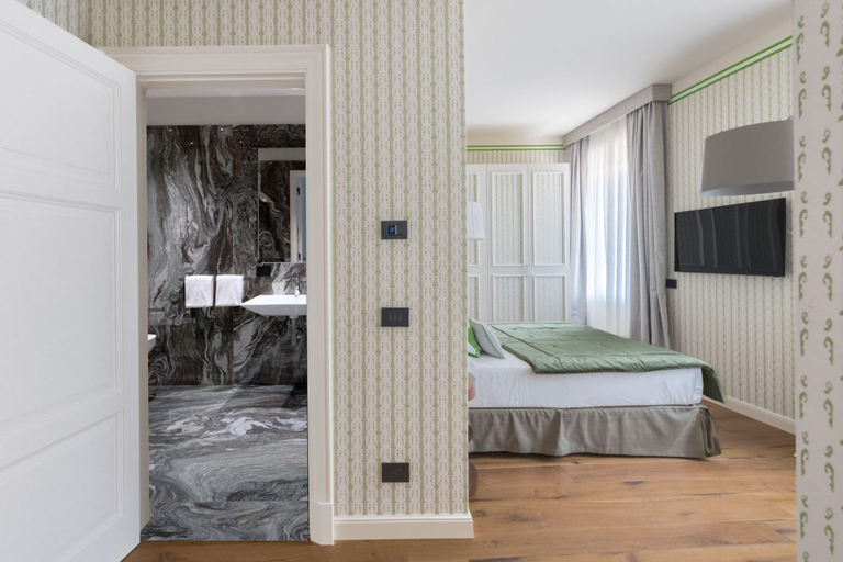 Room 3, Palazzo Signoria Luxury Apartments, Florence