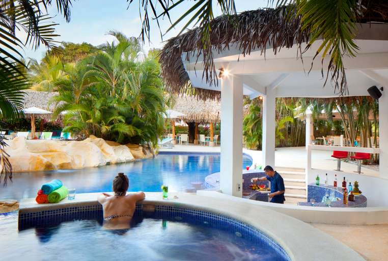 Pool 4, Azul Ocean Club, Santa Cruz