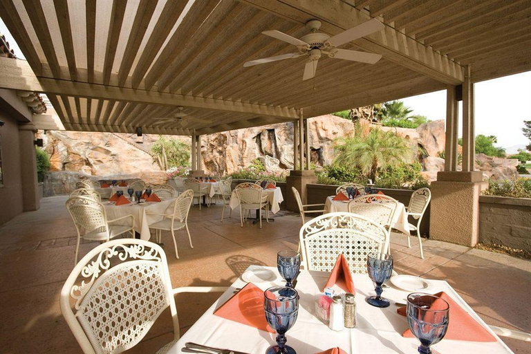 Food & Drinks, Indian Palms Country Club and Resort, Riverside