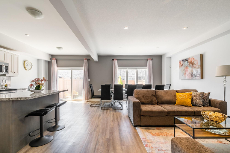 Room 2, Waterfront 5br Townhouse Hot Tub Sauna, Hamilton