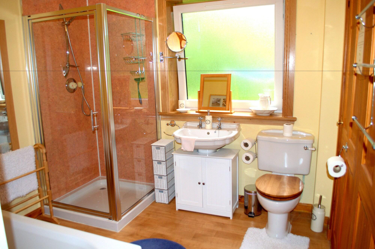 Bathroom 3, Torcroft Lodges, Highland