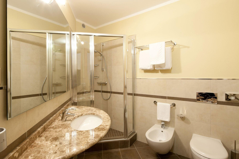 Bathroom 4, Portavescovo, Belluno