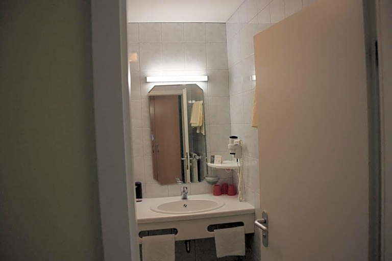 Bathroom 3, Gasthof Hotel Zur Post, Passau