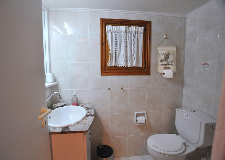 Room 2, Maistros Studios, Central Greece