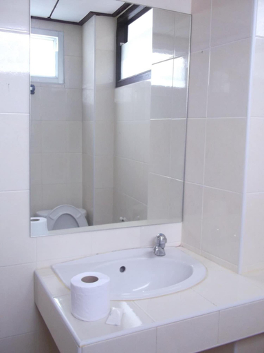 Bathroom 4, Pott Guesthouse, Ko Samui
