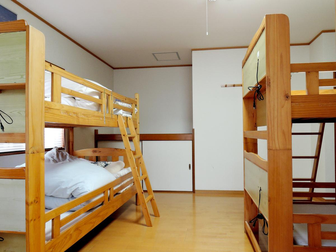 Bedroom 4, Beppu Yukemuri-no-oka Youth Hostel, Beppu