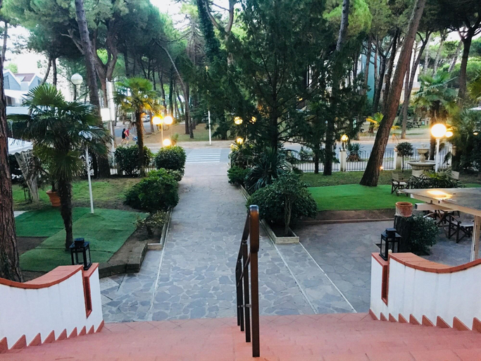Exterior & Views 2, Deanna Golf, Ravenna
