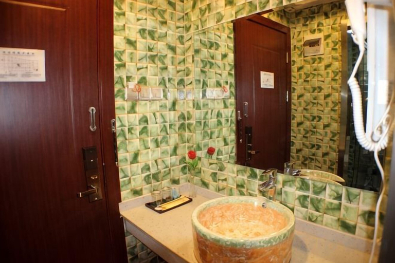 Bathroom 4, Shanghai Xiangyu Business Hotel, Shanghai