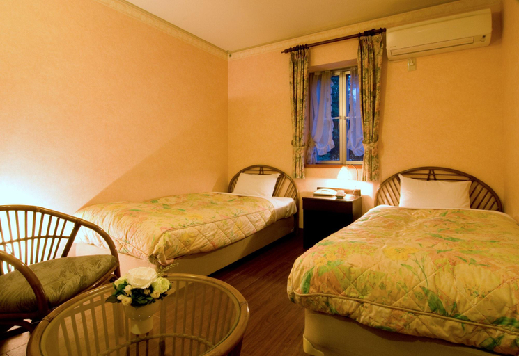 Bedroom 2, Alcyon, Itō